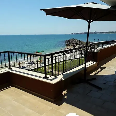 Akrotiriya Apartment *
