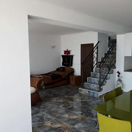 Akrotiriya Apartment *